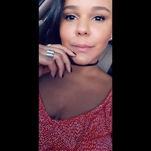 Meet your Posher, Coralis